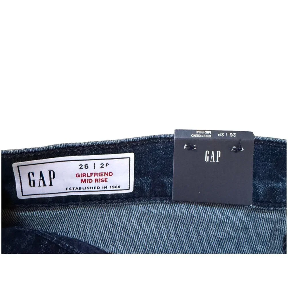 GAP Girlfriend Jeans – Mid Rise – Petite – Size 26/2P – NWT - Picture 3 of 4